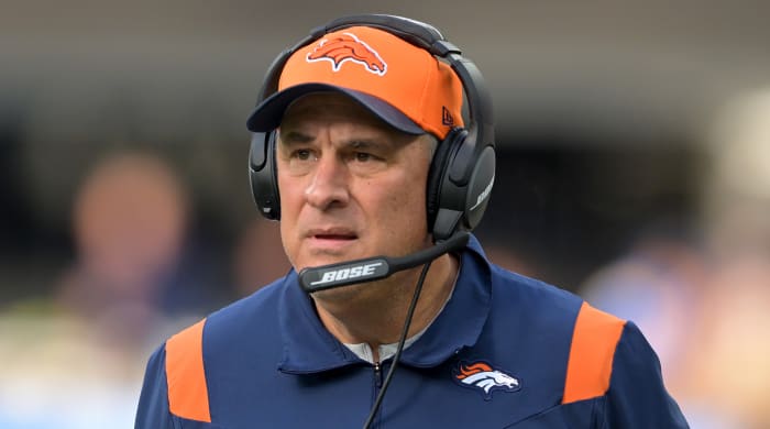 Vic Fangio coaching Broncos